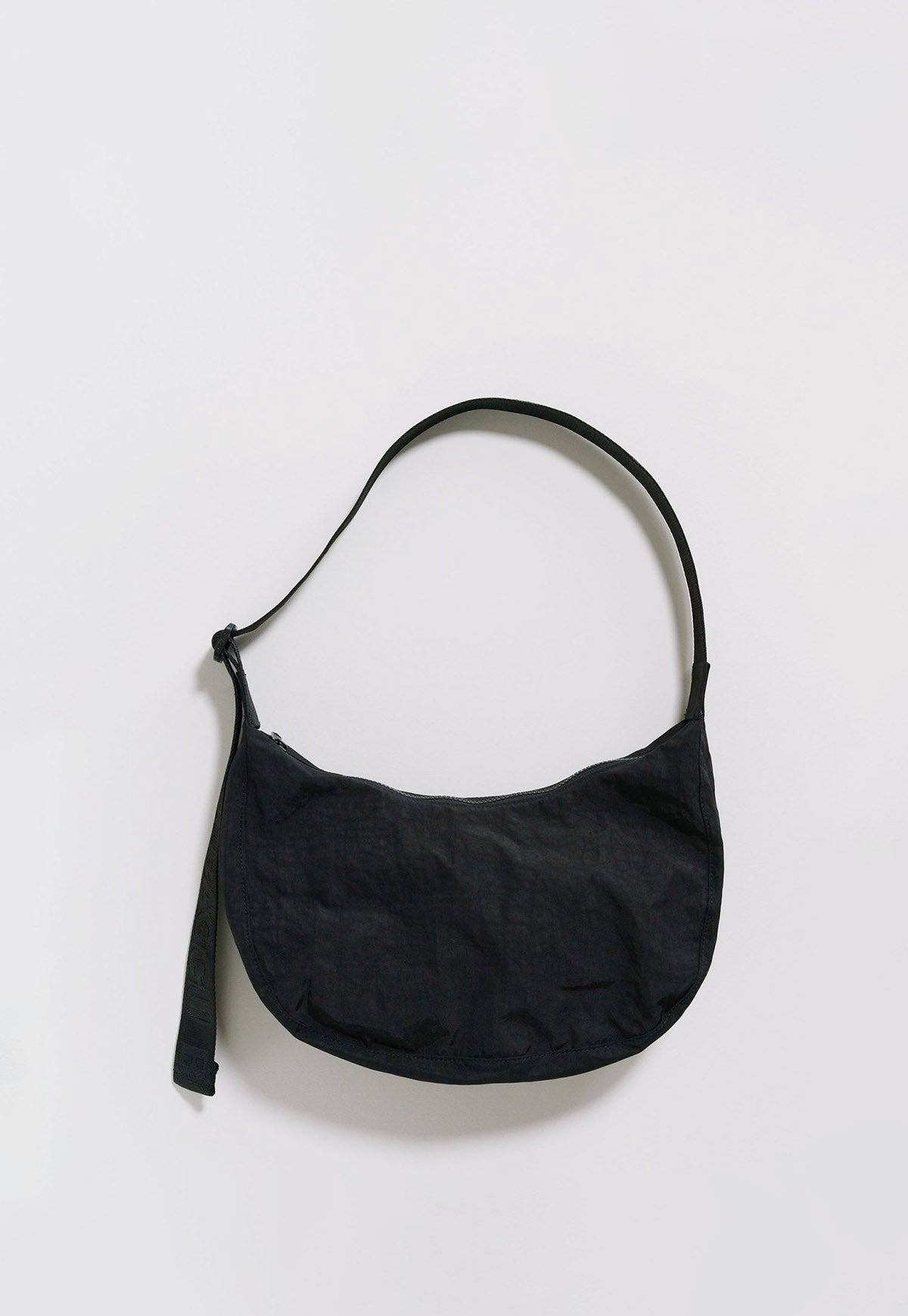 Medium Nylon Crescent Bag Black – NOIS NEW YORK