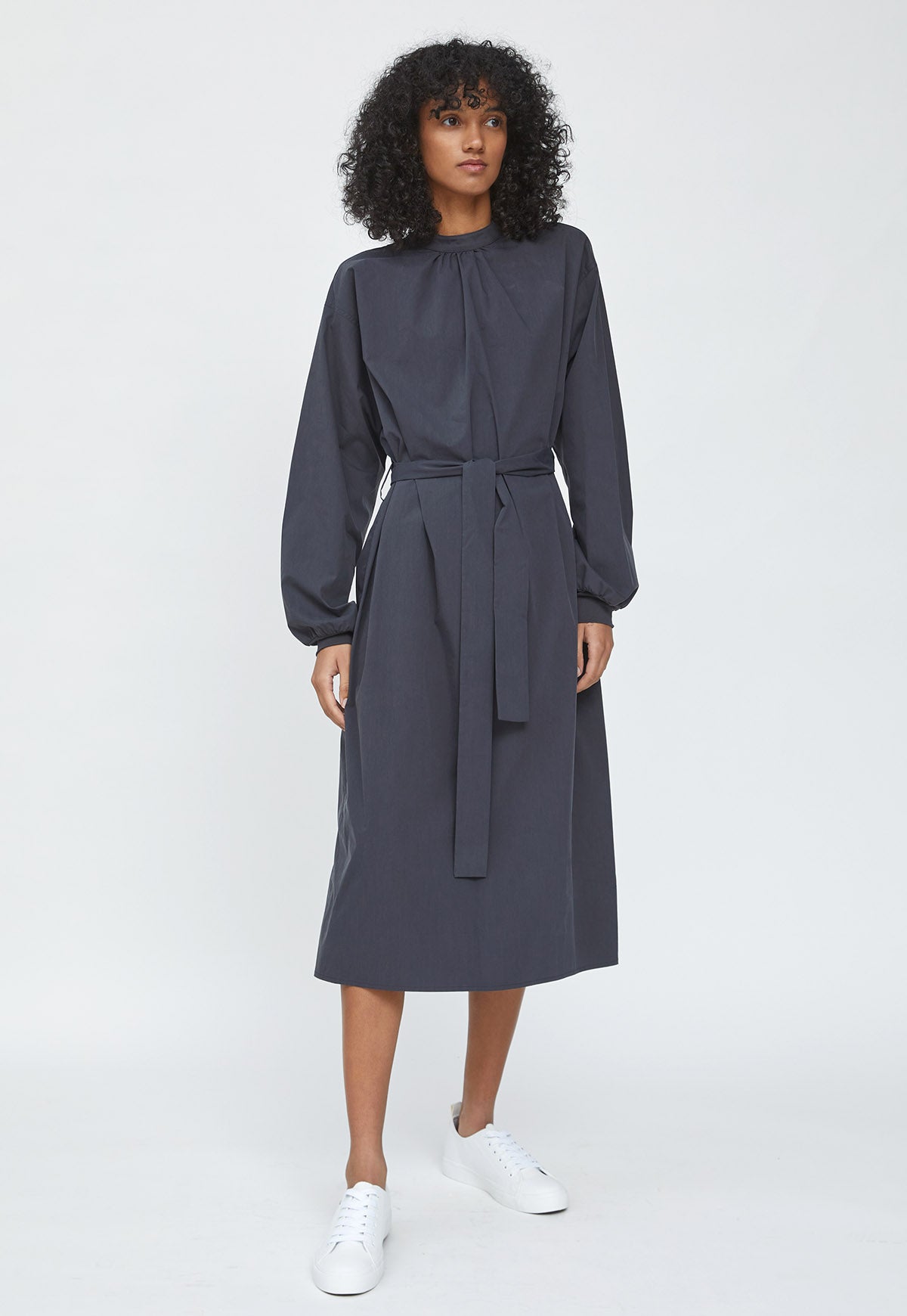 Back Open Dress Navy – NOIS NEW YORK