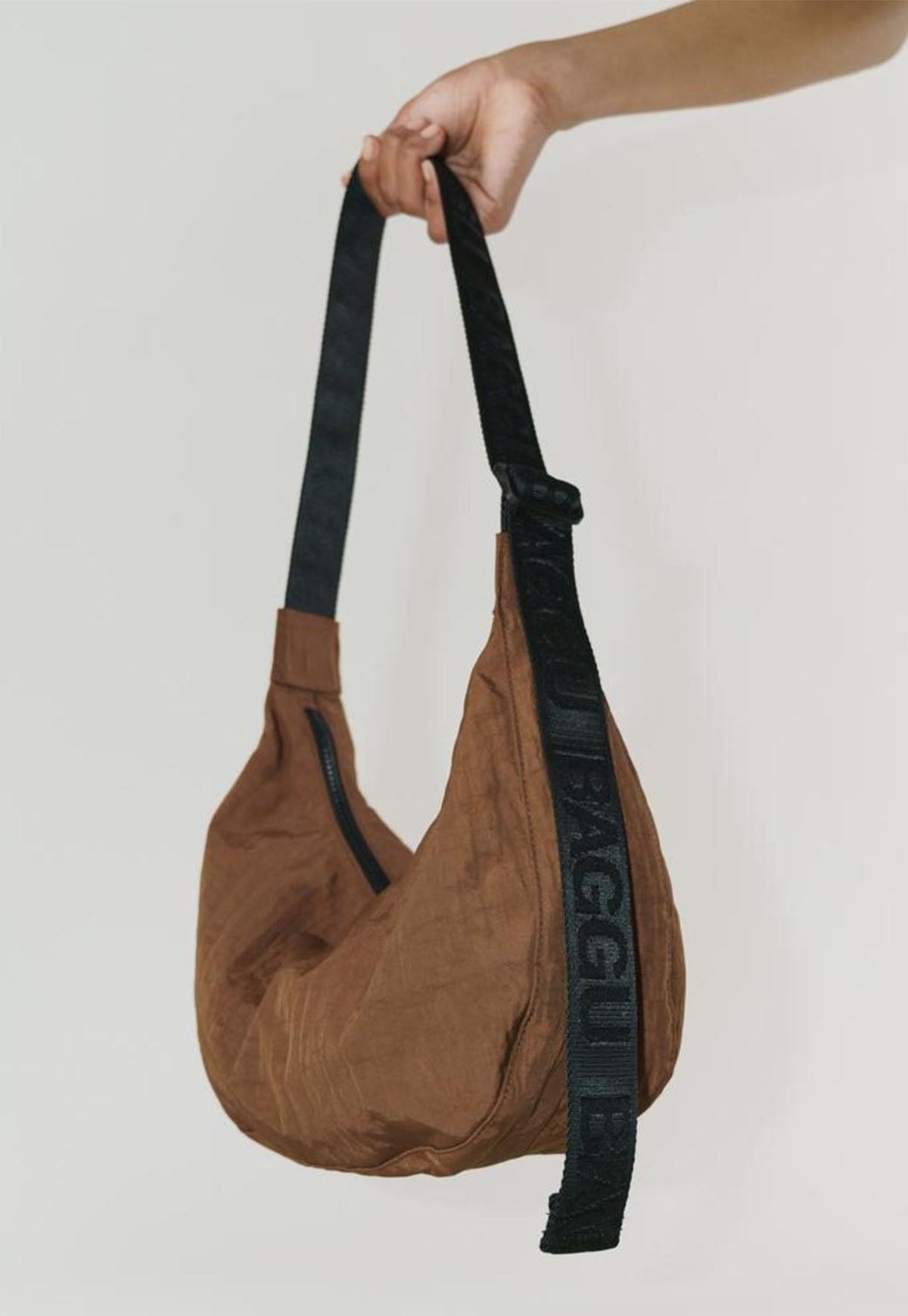 ◇NIEEH◇ CRESCENT BAG BROWN DD462A9E-5F11-4751-8975-