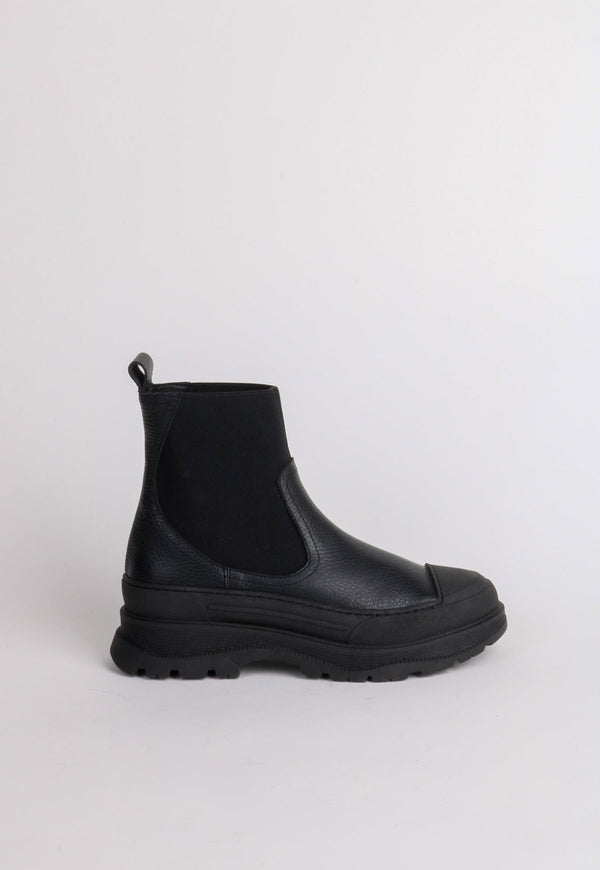 Court Lug Sole Platform Boot Black