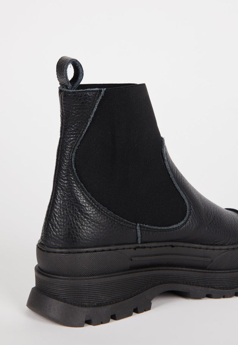 Court Lug Sole Platform Boot Black