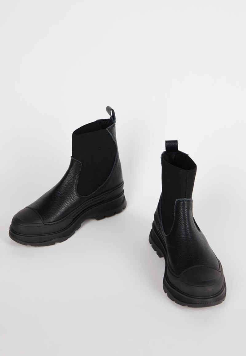 Court Lug Sole Platform Boot Black