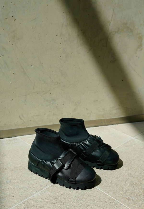 Nawa Camp Shoes Mid Black